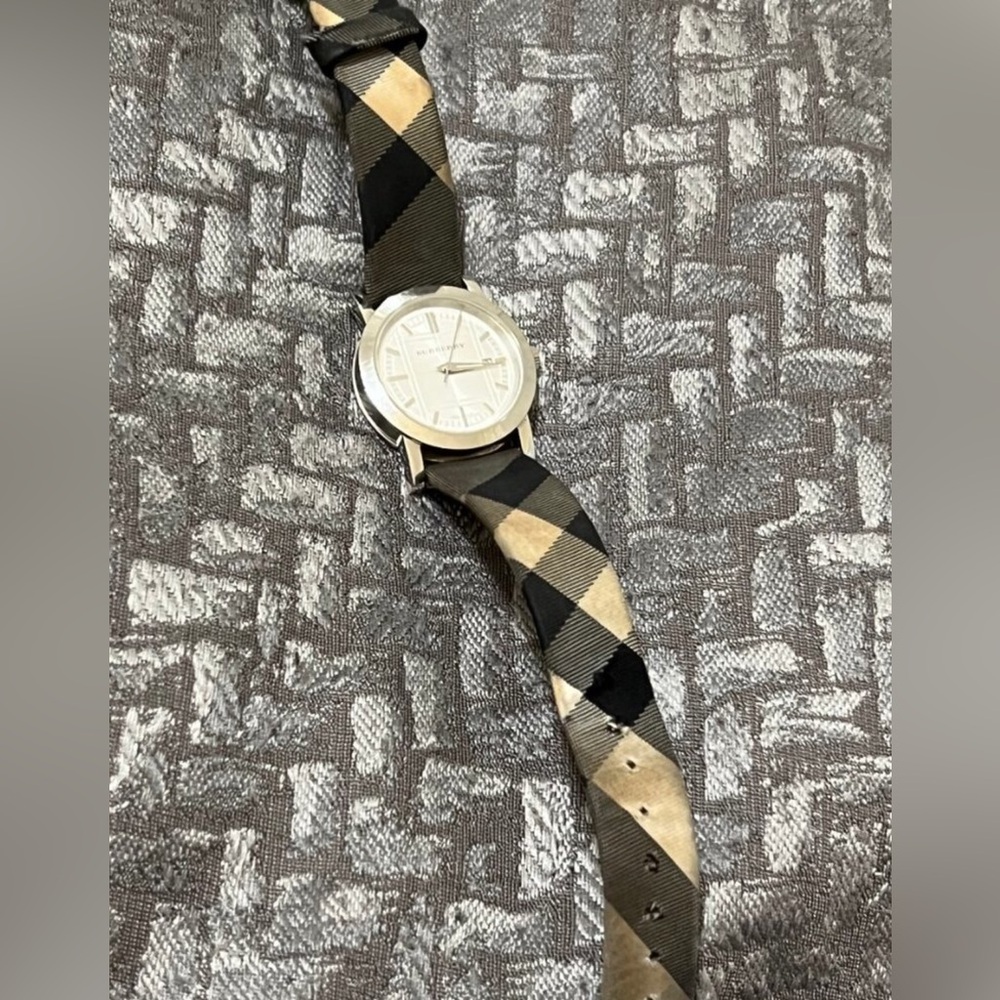Burberry Silver and Black Women's Watch - Picture 3 of 4